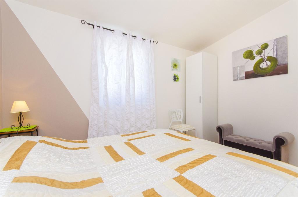 Apartments Nives 特罗吉尔 外观 照片